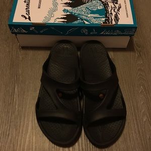 Telic Midnight Black Z Strap Grounding/Earthing Sandals